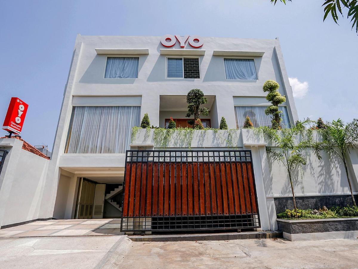 Oyo 747 Cipunegara Residence Surabaya Luaran gambar