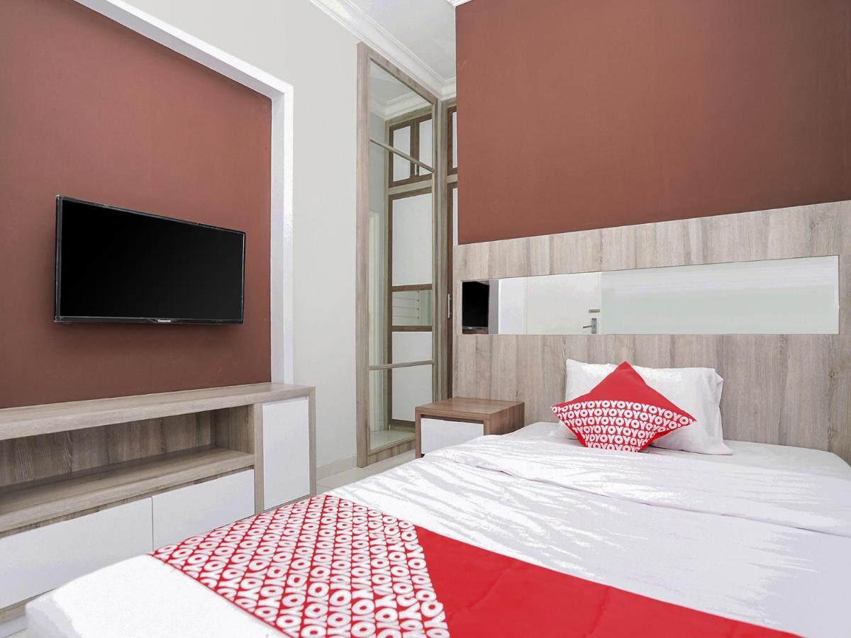 Oyo 747 Cipunegara Residence Surabaya Luaran gambar