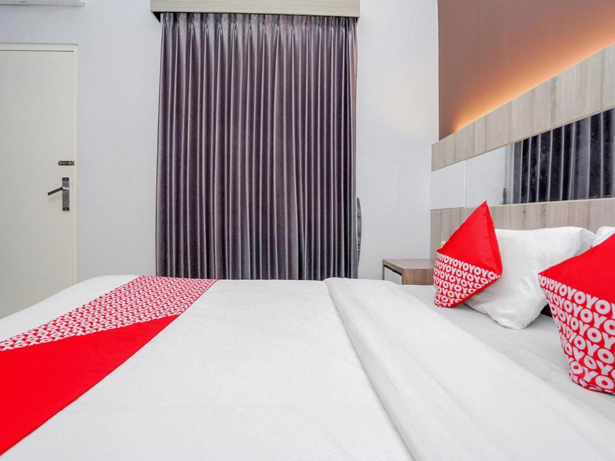 Oyo 747 Cipunegara Residence Surabaya Luaran gambar