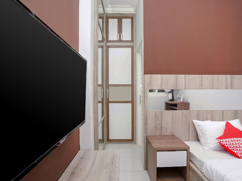 Oyo 747 Cipunegara Residence Surabaya Luaran gambar