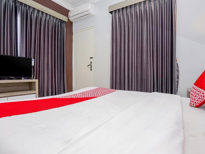 Oyo 747 Cipunegara Residence Surabaya Luaran gambar
