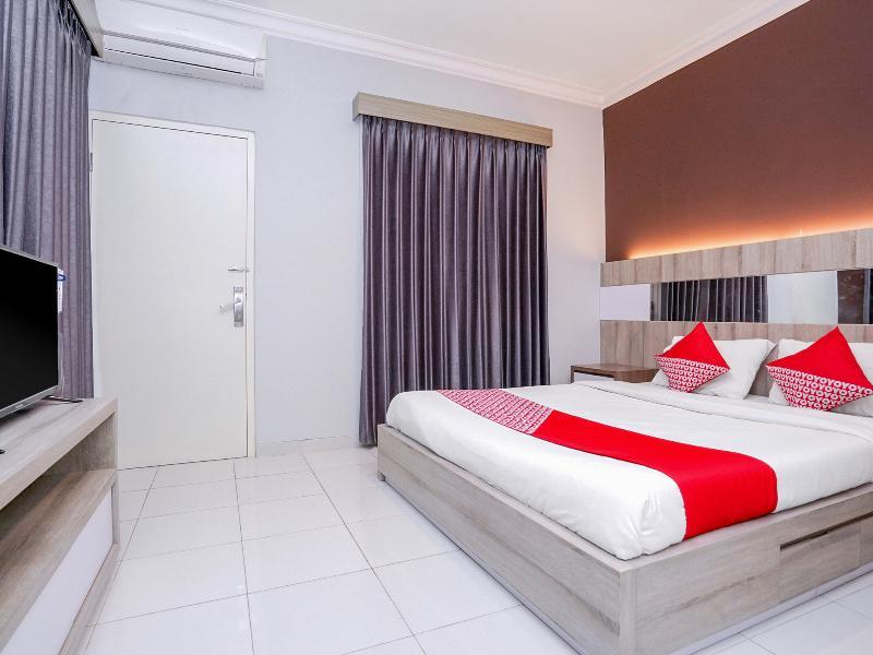 Oyo 747 Cipunegara Residence Surabaya Luaran gambar