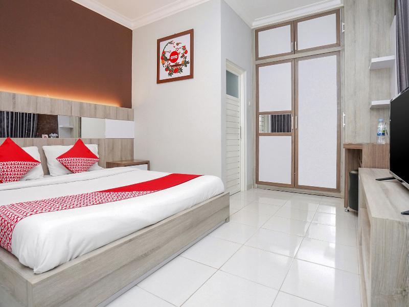 Oyo 747 Cipunegara Residence Surabaya Luaran gambar